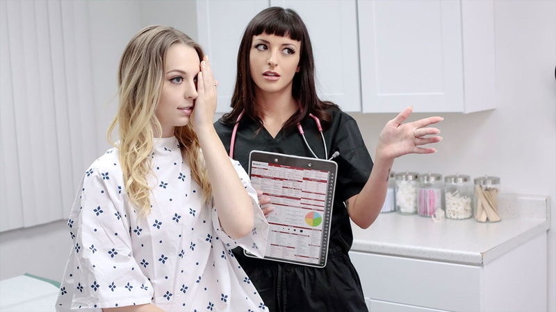 Врач с пациентом трахают русскую медсестру - HD порно видео
